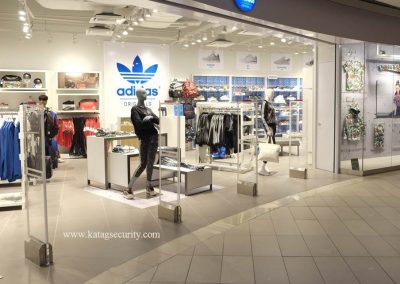 Adidas - 16